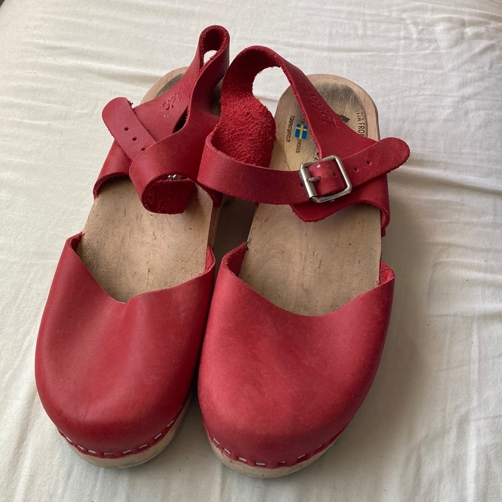 Red Lotta’s from Stockholm low heel 37
